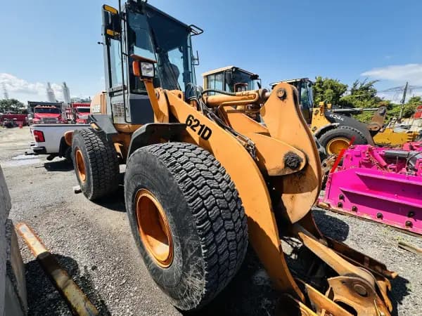 2004 CASE 621D
