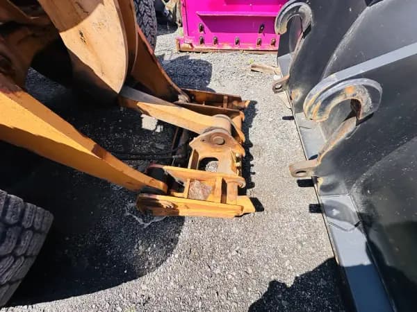 2004 CASE 621D — photo 2