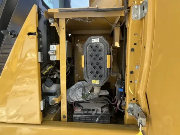 2021 CATERPILLAR 323 — photo 6