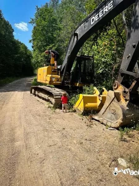 2009 DEERE 200D — photo 13