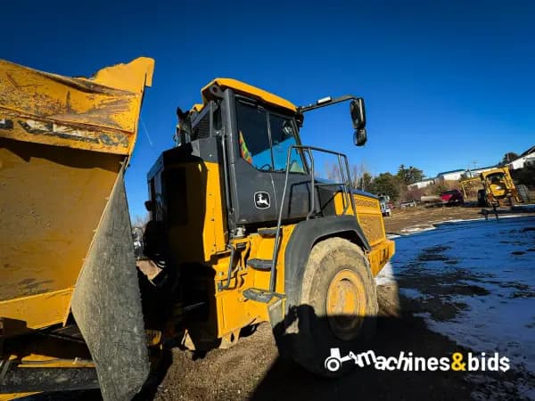 2017 DEERE 260E