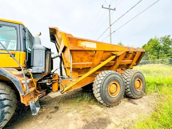 2002 DEERE 350D, Off-highway & Articulated Dump Trucks