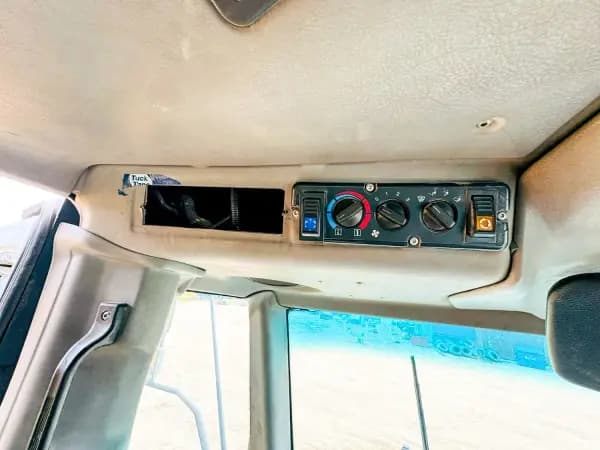 2002 DEERE 350D — photo 19