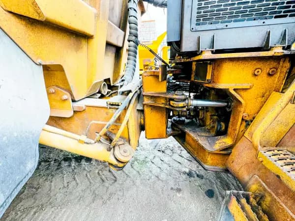 2002 DEERE 350D — photo 8