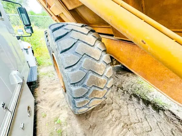 2002 DEERE 350D — photo 9