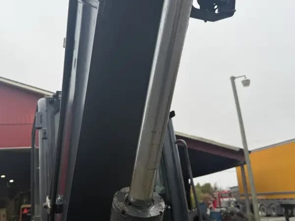 2013 DEERE 60G — photo 13
