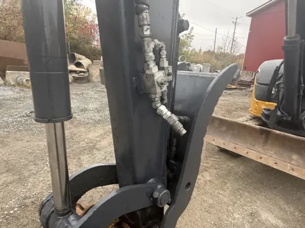 2013 DEERE 60G — photo 7