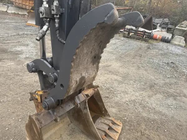 2013 DEERE 60G — photo 9