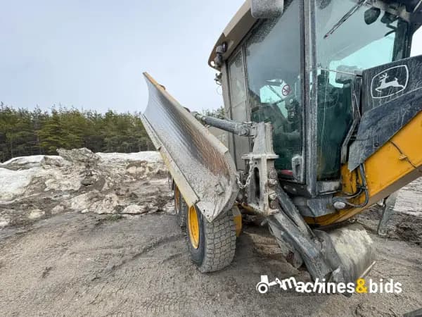 2015 DEERE 870G — photo 13