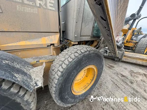 2015 DEERE 870G — photo 16