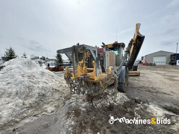 2015 DEERE 870G — photo 21