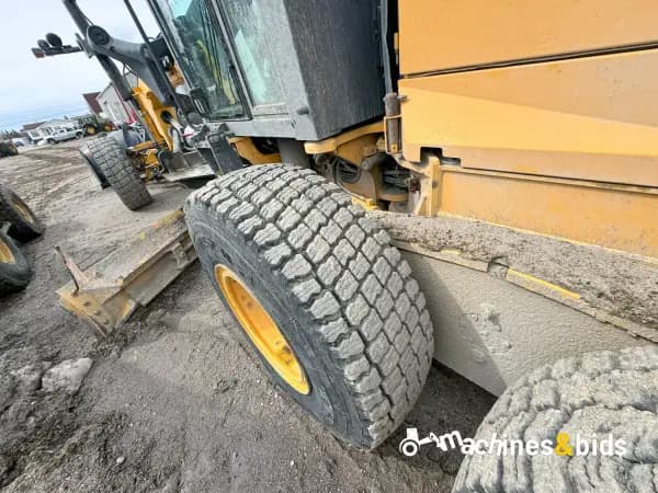 2015 DEERE 870G — photo 25