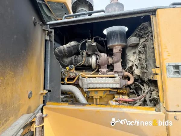 2015 DEERE 870G — photo 26