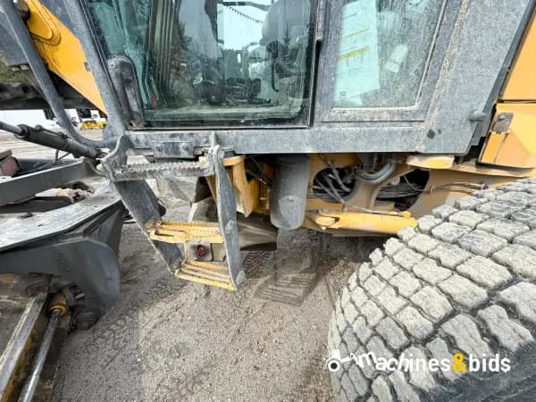 2015 DEERE 870G — photo 28