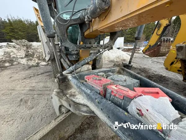 2015 DEERE 870G — photo 9