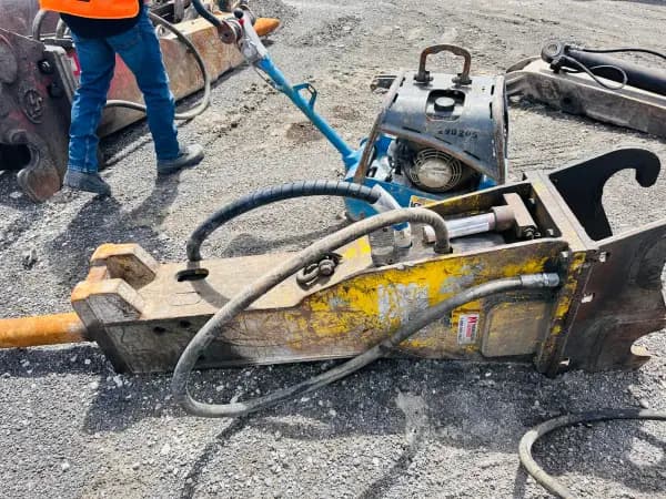 2014 EPIROC MB1000, Hammers / Breakers
