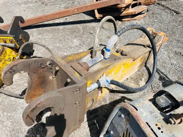 2014 Hammer/Breaker - Hydraulic EPIROC MB1000 — photo 3