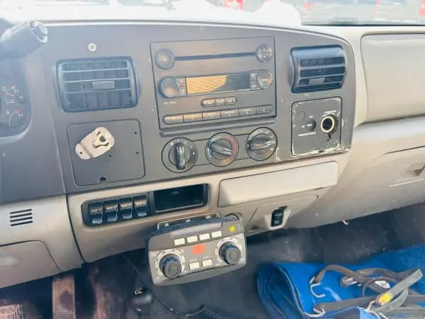 2005 FORD F550 XLT SD — photo 6