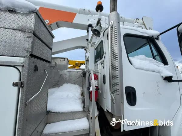 2005 FREIGHTLINER BUSINESS CLASS M2 100 — photo 12