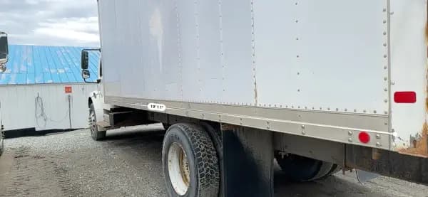 2005 FREIGHTLINER BUSINESS CLASS M2 106