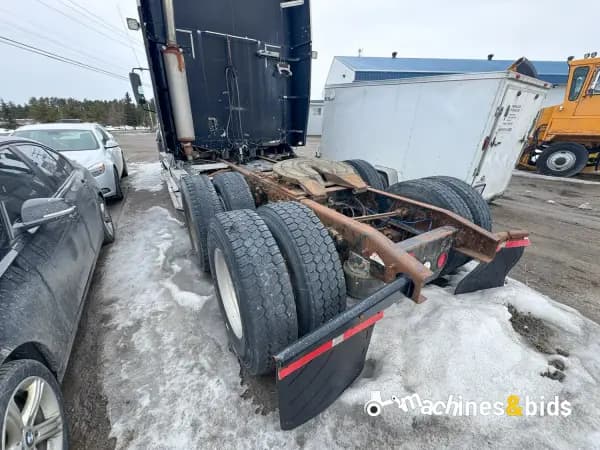 2001 FREIGHTLINER CENTURY 112 — photo 2