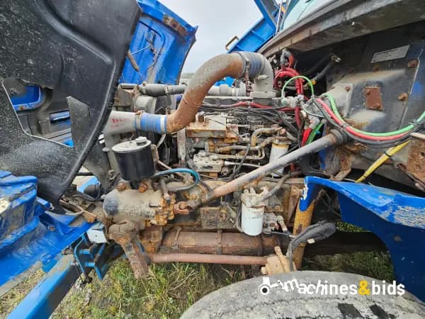 2001 FREIGHTLINER FL80 — photo 12