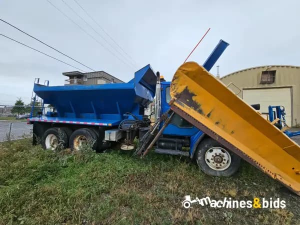 2001 FREIGHTLINER FL80 — photo 6
