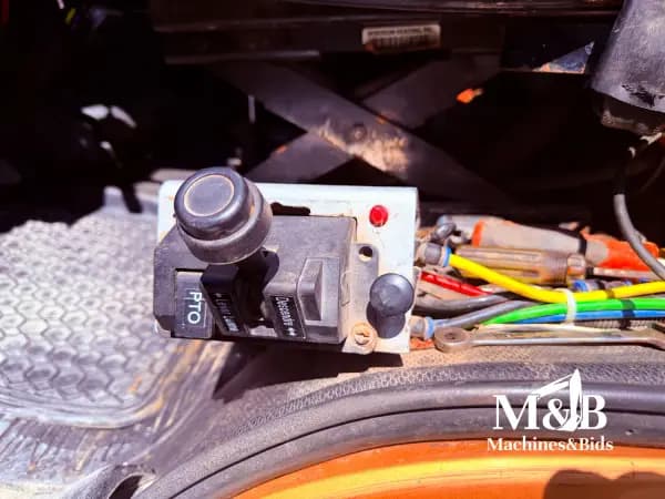 Freightliner FLD 112 — photo 11