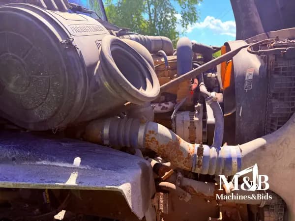 Freightliner FLD 112 — photo 13