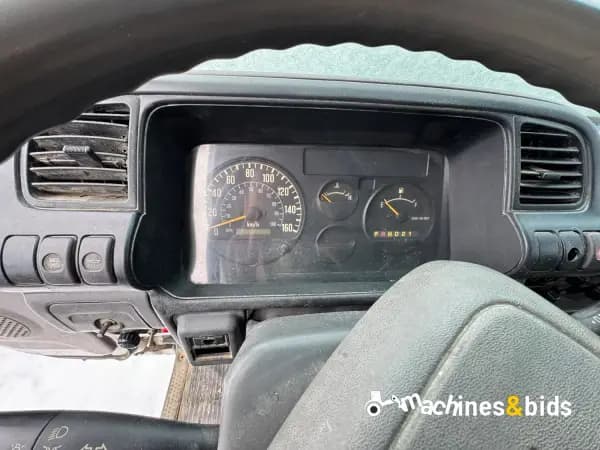 2004 GMC W5500 — photo 6