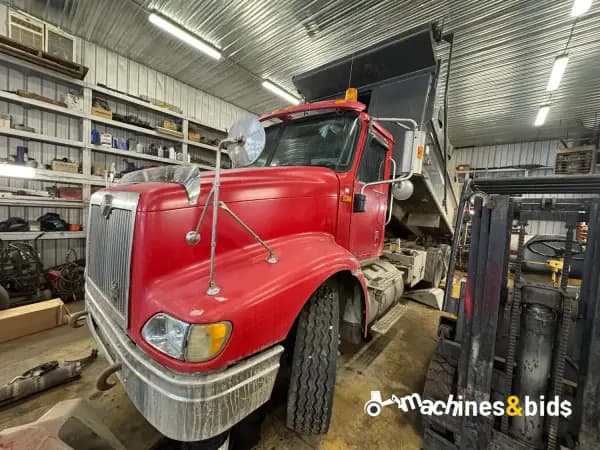 2002 INTERNATIONAL 9100 — photo 8