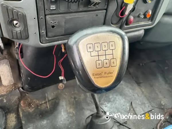 2003 INTERNATIONAL DURASTAR 4300 — photo 14