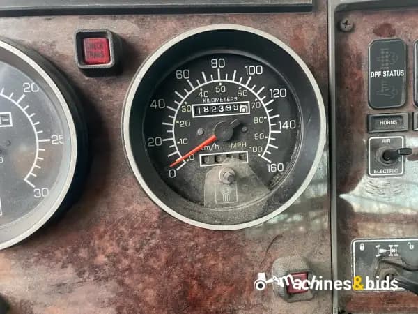 2009 KENWORTH T370 — photo 11