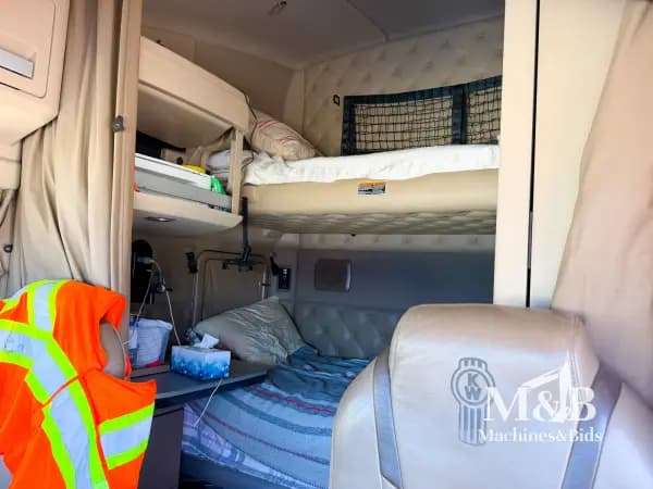 KENWORTH T680 2021 — cab interior view