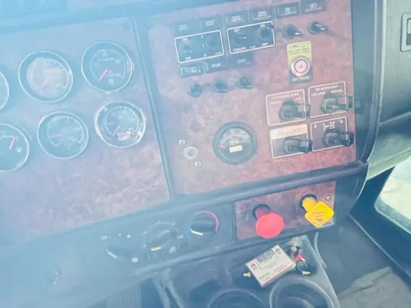 2003 KENWORTH T800 — photo 7