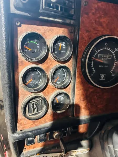 2003 KENWORTH T800 — photo 8