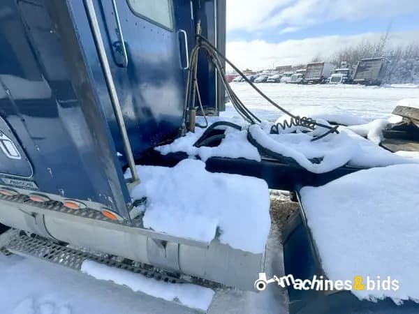 2010 KENWORTH T800 — photo 3