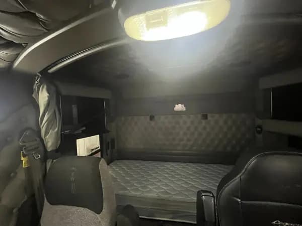 2015 KENWORTH T800 — photo 12