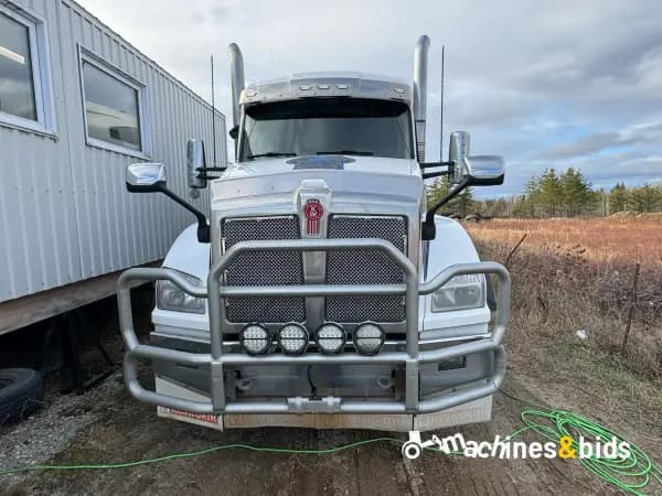 2022 KENWORTH T880