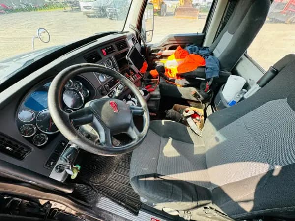 2022 KENWORTH T880 — photo 19