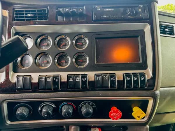 2020 KENWORTH W900 — photo 19