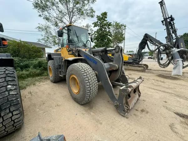 2013 KOMATSU WA320-6 — photo 2