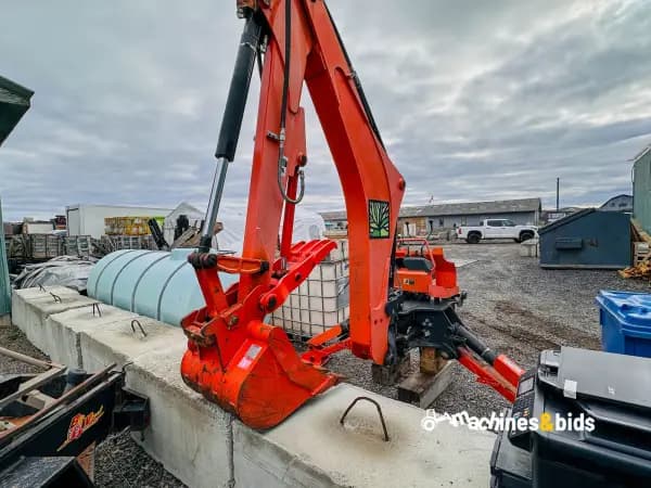 2017 Backhoes KUBOTA BT1400 — photo 4