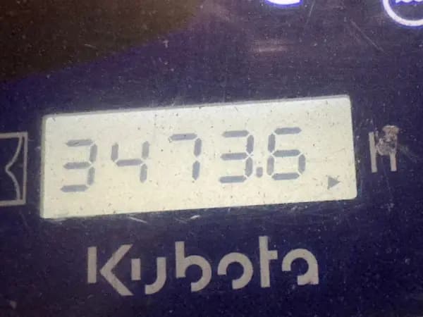 KUBOTA SVL75-2 — hour meter display