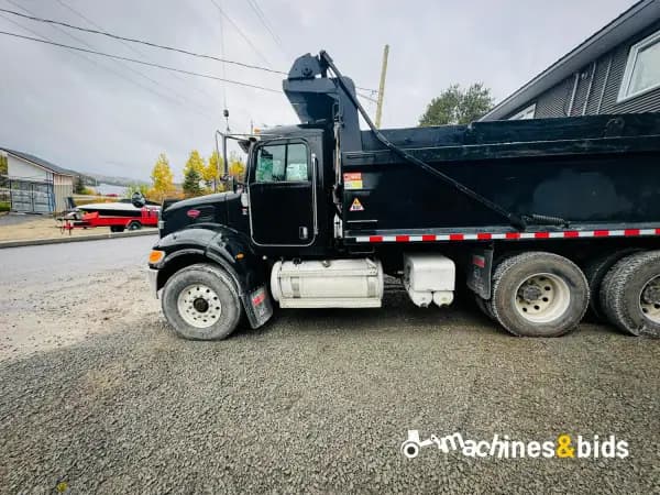2009 PETERBILT 340 — photo 11