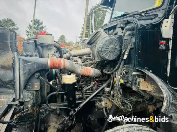 2009 PETERBILT 340 — photo 17
