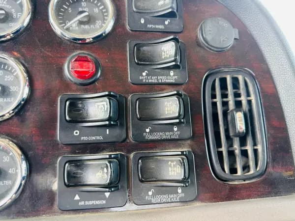 2020 PETERBILT 367 — photo 20