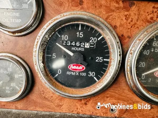 2005 PETERBILT 378 — photo 19