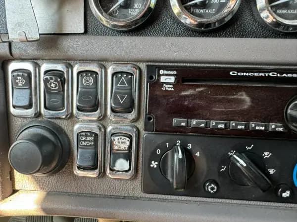 2018 PETERBILT 389 — photo 3