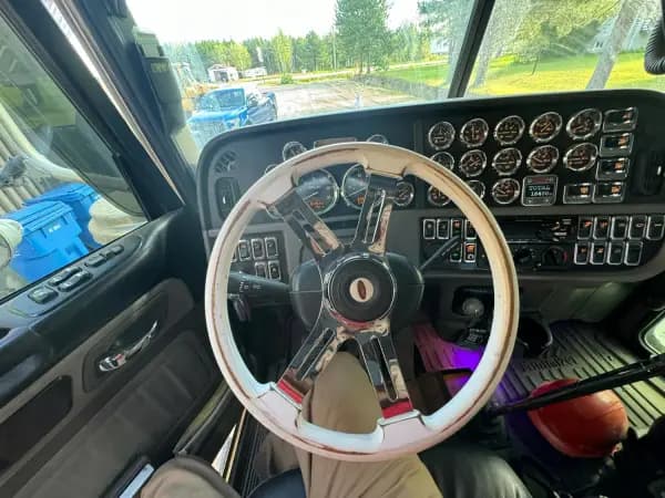 2020 PETERBILT 389